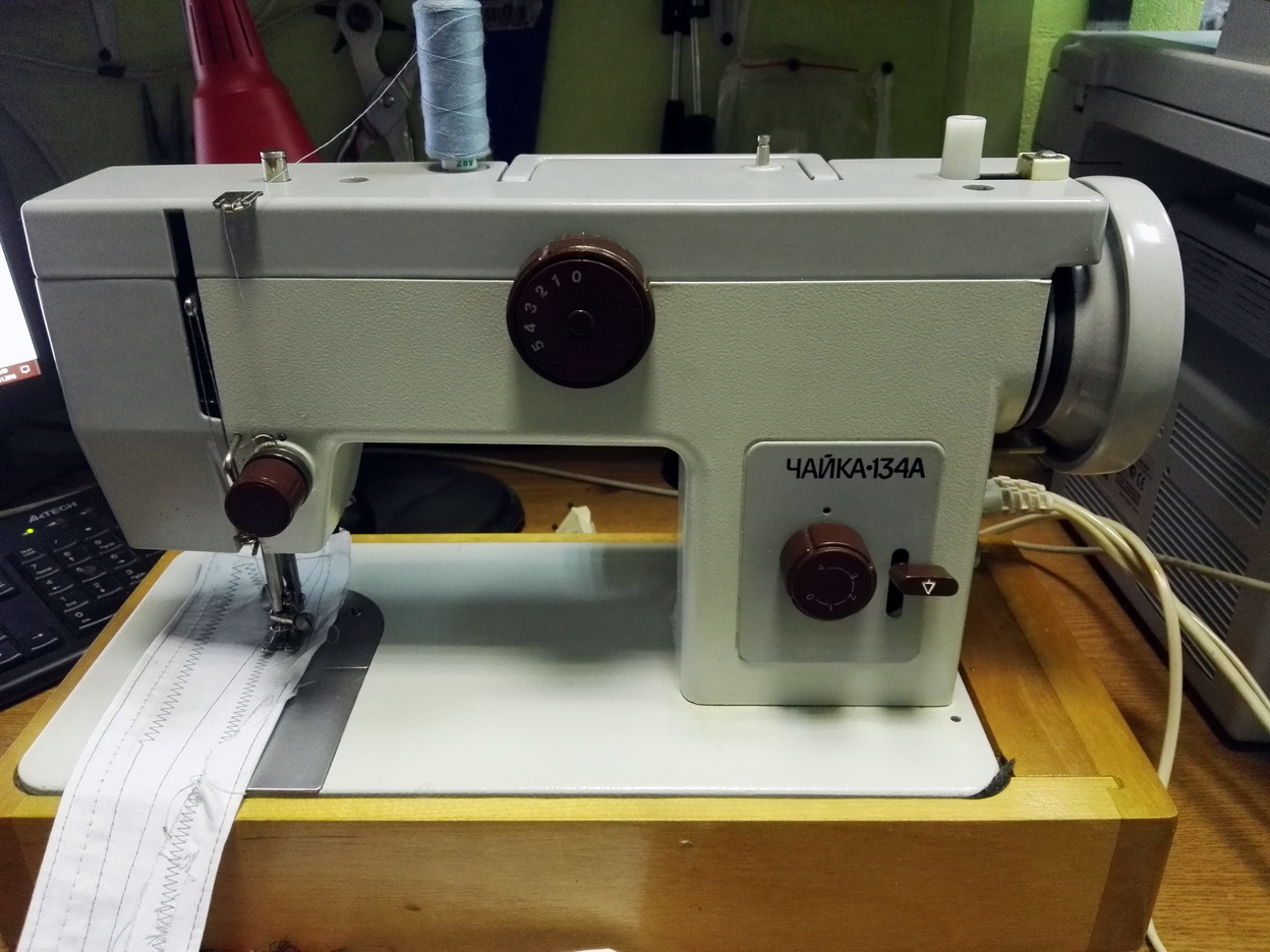 Швейная машинка Чайка 134 с электроприводом